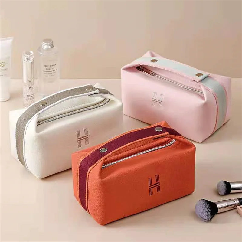 Fashion Makeup Bag for Women Waterproof Canvas Cosmetic Bag Travel Makeup Bag Latter H Make Up Organizer Case Toiletry Bag