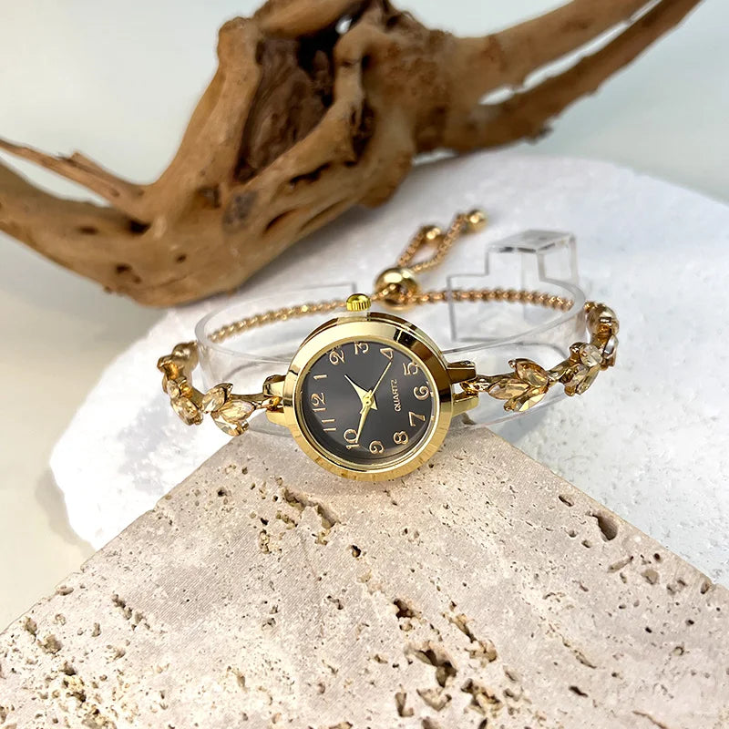 Round alloy case Arabic numeral classic dial leaf-shaped diamond-encrusted fashionable bracelet elegant ladies quartz watch