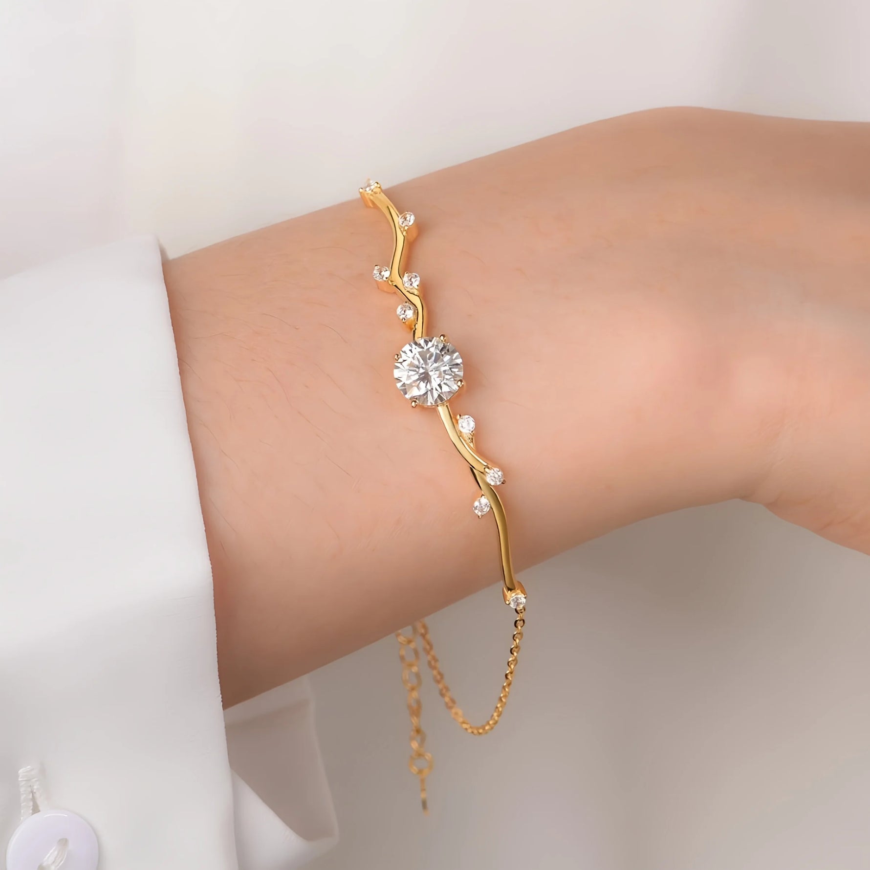 COSYA 2CT 8MM Moissanite Diamond Flower Bracelet 925 Silver Plated 18K Gold Bangle Sparkling Wedding Jewelry Gift for Women Vanaski