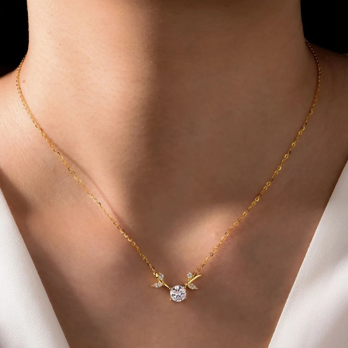 COSYA 2CT 8MM Moissanite Diamond Flower Bracelet 925 Silver Plated 18K Gold Bangle Sparkling Wedding Jewelry Gift for Women Vanaski