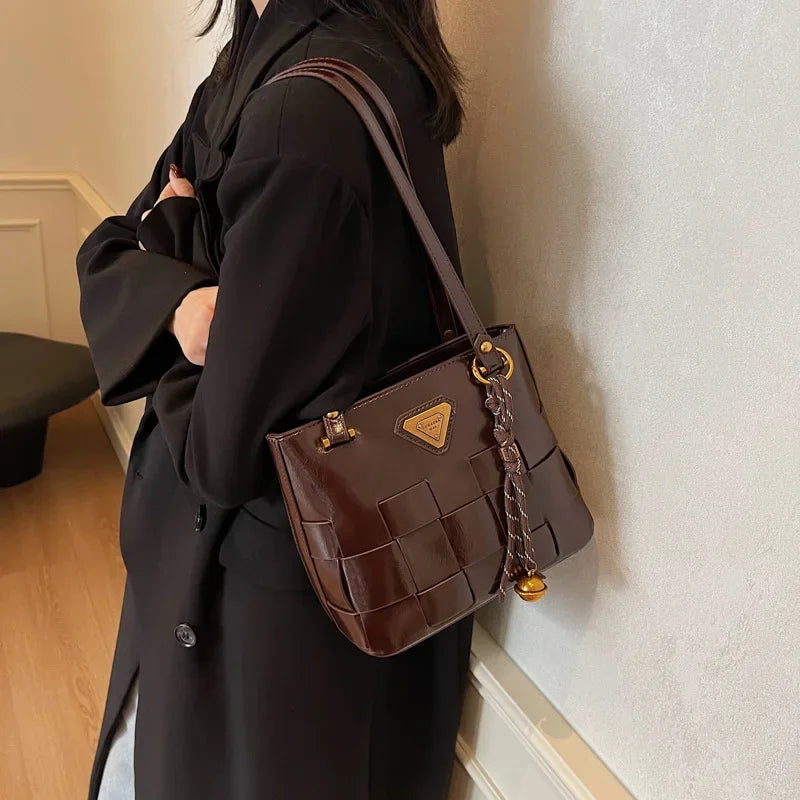 Fashionable Underarm Bucket Bag Women's Shoulder Bag Commuting to Work Autumn Winter High-End Feelings Korean Style Trendy