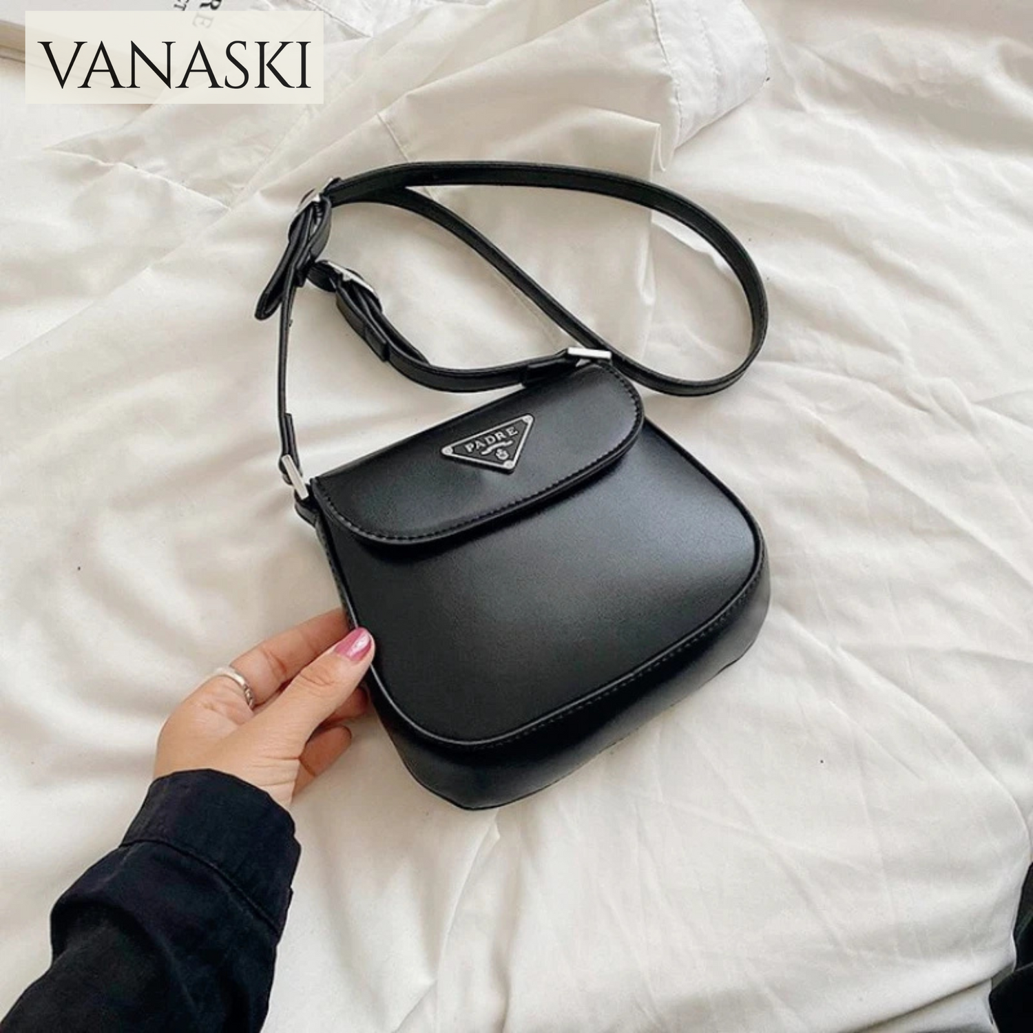 Trendy Casual Crossbody Bag with Unique Style - Niche High-End Design for Girls' Sweet Retro Daily Outfits Fashionable Looks